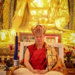 Rabjam Rinpoche wearing the Lotus Hat